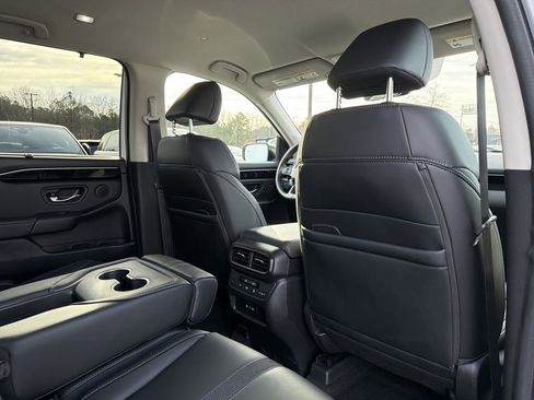 Used 2025 Honda Pilot EX-L image 19