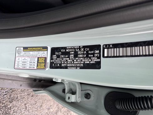 New 2025 Kia K4 LXS image 23