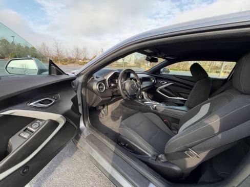 Used 2020 Chevrolet Camaro LT image 12