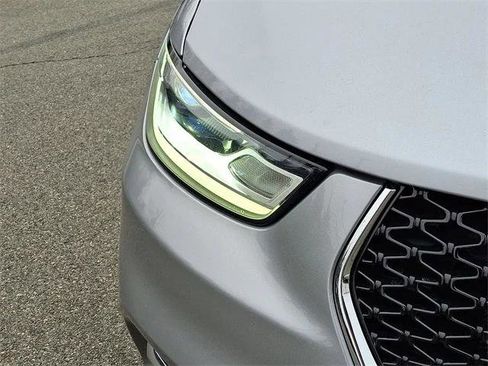 Certified 2021 Chrysler Pacifica Touring-L image 28