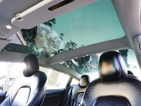 Used 2022 Tesla Model 3 Long Range image 16