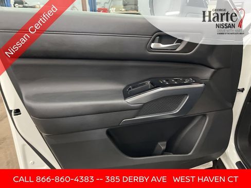 Certified 2024 Nissan Pathfinder SL AWD/4WD image 17