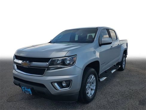 Used 2019 Chevrolet Colorado LT w/ LT Convenience Package image 3