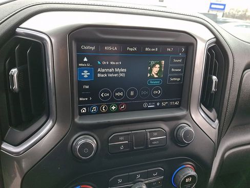 Used 2021 Chevrolet Silverado 1500 LT Trail Boss w/ Convenience Package II image 17