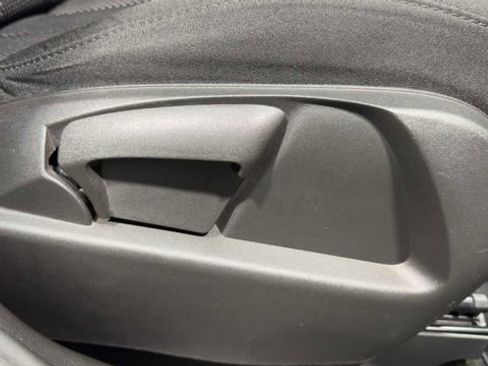 Used 2017 Chevrolet Equinox LT w/ Convenience Package image 12