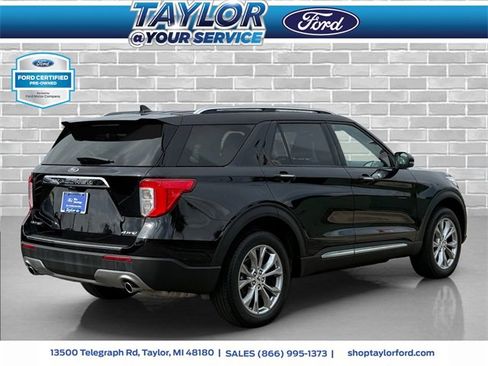 Certified 2022 Ford Explorer Limited w/ Equipment Group 301A image 3