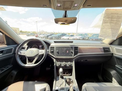 Used 2021 Volkswagen Atlas SE w/ Towing Package FWD image 17
