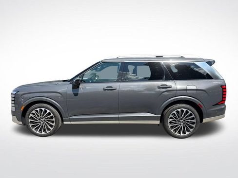 Used 2026 Hyundai Palisade Calligraphy FWD image 2