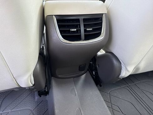 Used 2022 Chevrolet Malibu LT w/ Leather Package FWD image 16