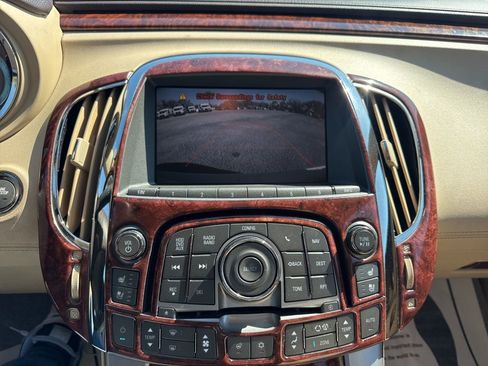 Used 2010 Buick LaCrosse CXS image 19