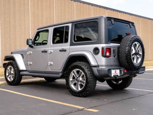 Used 2018 Jeep Wrangler Unlimited Sahara w/ Cold Weather Group AWD/4WD image 7
