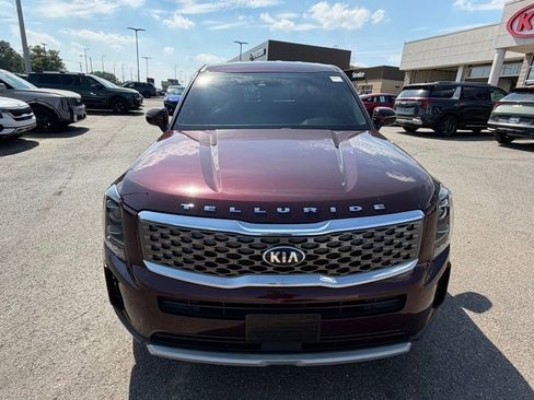 Used 2020 Kia Telluride LX AWD/4WD image 2