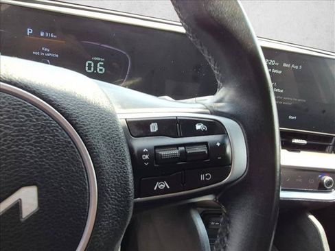 Used 2023 Kia Sportage EX FWD image 16