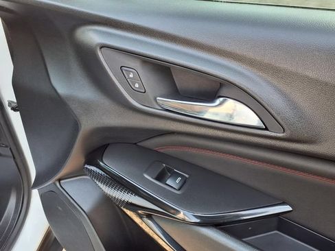 Used 2025 Chevrolet Trax RS w/ Sunroof Package FWD image 45