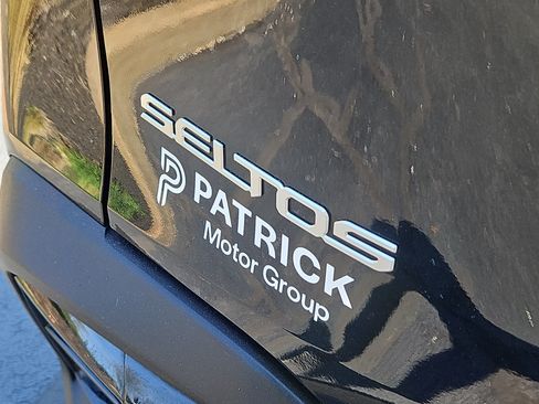 Used 2024 Kia Seltos EX AWD/4WD image 5