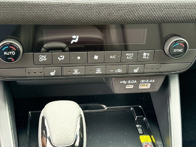 New 2026 Subaru Outback Limited AWD/4WD image 14