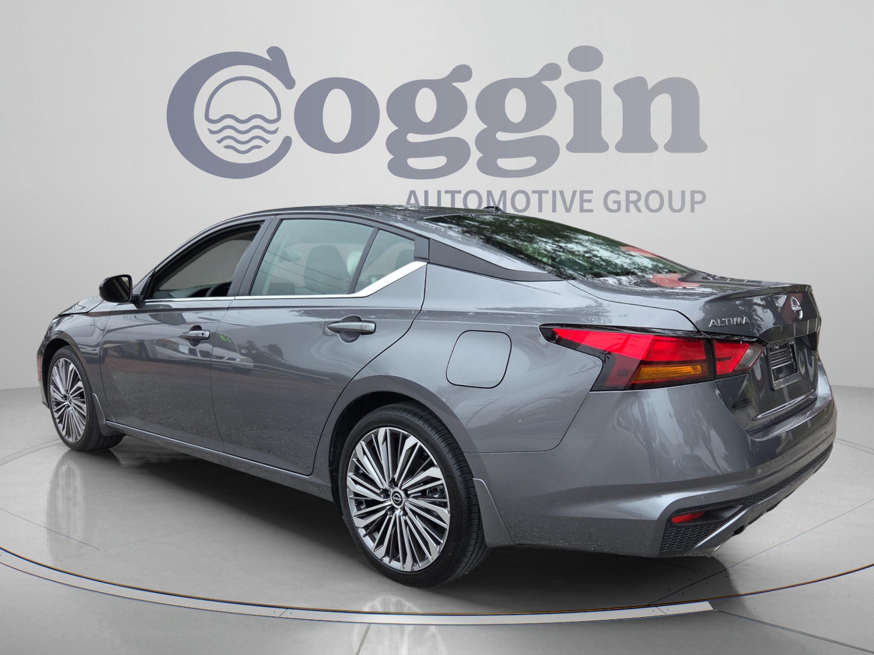 Used 2026 Nissan Altima 2.5 SV w/ SV Premium Package FWD image 3