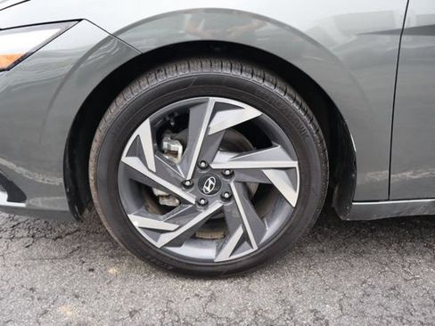 Used 2024 Hyundai Elantra Limited FWD image 45