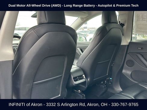 Used 2022 Tesla Model Y Long Range image 34