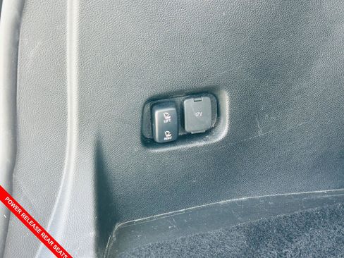 Used 2024 Ford Edge SEL w/ Convenience Package image 11