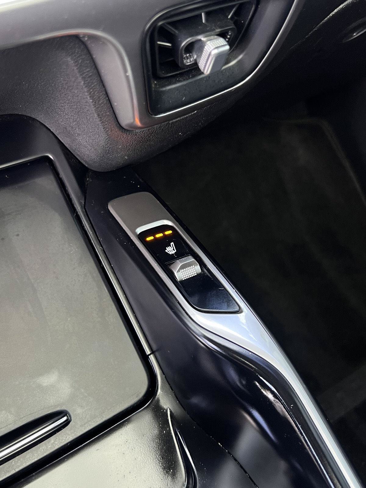 Used 2022 Kia Sorento EX w/ Panoramic Sunroof Package FWD image 10