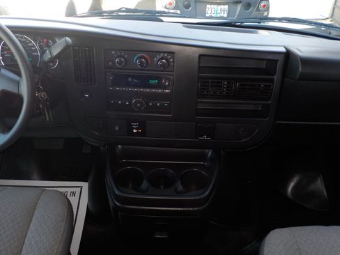 Used 2017 Chevrolet Express 3500 LT w/ LT Preferred Equipment Group RWD image 28