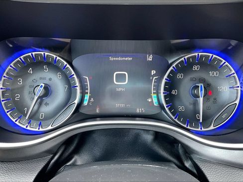 Used 2023 Chrysler Pacifica Touring-L FWD image 20