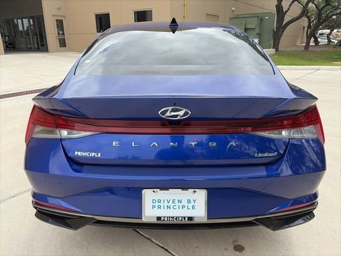 Used 2023 Hyundai Elantra Limited FWD image 3