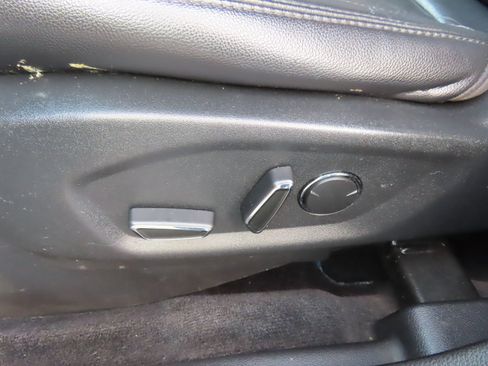 Used 2017 Ford Explorer XLT w/ Equipment Group 202A image 26