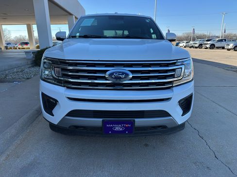 Used 2019 Ford Expedition Max XLT w/ Equipment Group 201A image 8