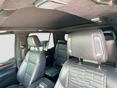 Used 2022 Cadillac Escalade Premium Luxury Platinum AWD/4WD image 29