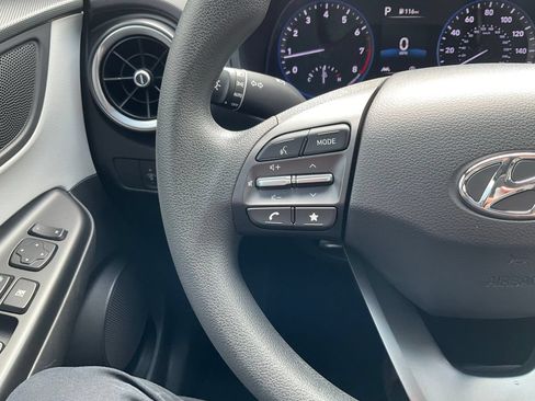 Used 2023 Hyundai Kona SE AWD/4WD image 5