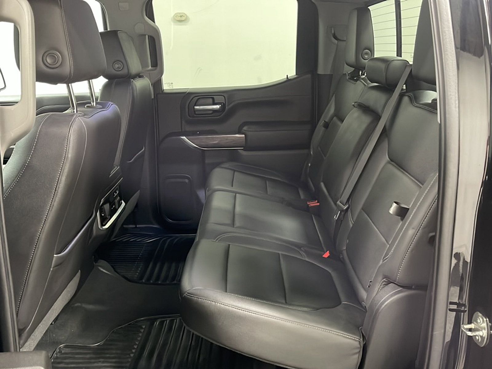 Used 2019 Chevrolet Silverado 1500 LTZ w/ LTZ Plus Package AWD/4WD image 15