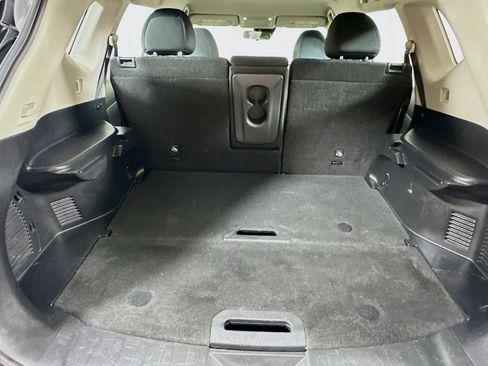 Used 2020 Nissan Rogue S FWD image 26