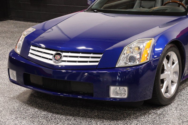 Used 2006 Cadillac XLR RWD image 13