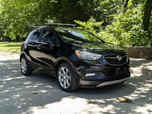 Used 2018 Buick Encore Preferred w/ Experience Buick Package FWD image 2