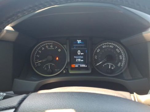 Used 2022 Toyota Tacoma TRD Off-Road w/ Technology Package RWD image 20
