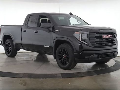 Used 2025 GMC Sierra 1500 Elevation AWD/4WD image 2