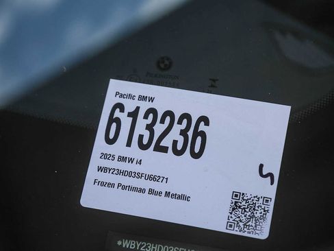 Used 2025 BMW i4 eDrive40 w/ M Sport Package image 24