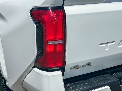Used 2024 Toyota Tacoma SR5 AWD/4WD image 9