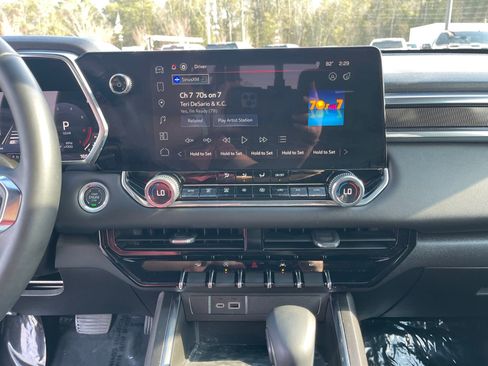 Used 2024 GMC Canyon Elevation w/ Convenience Package image 16