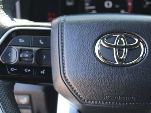 Used 2023 Toyota Tundra Platinum AWD/4WD image 25