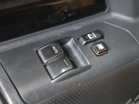 Used 2010 Toyota FJ Cruiser 4WD image 24