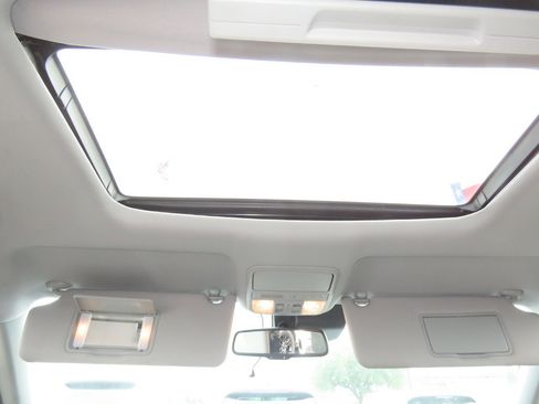 Used 2017 Honda Pilot Touring image 24