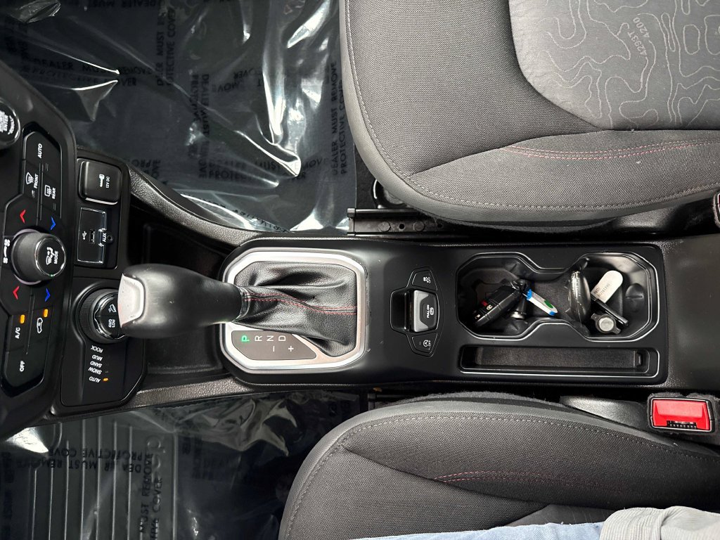 Used 2023 Jeep Renegade Trailhawk AWD/4WD image 24