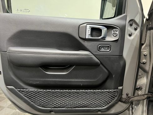 Used 2022 Jeep Gladiator Overland w/ Popular Equipment Package image 13