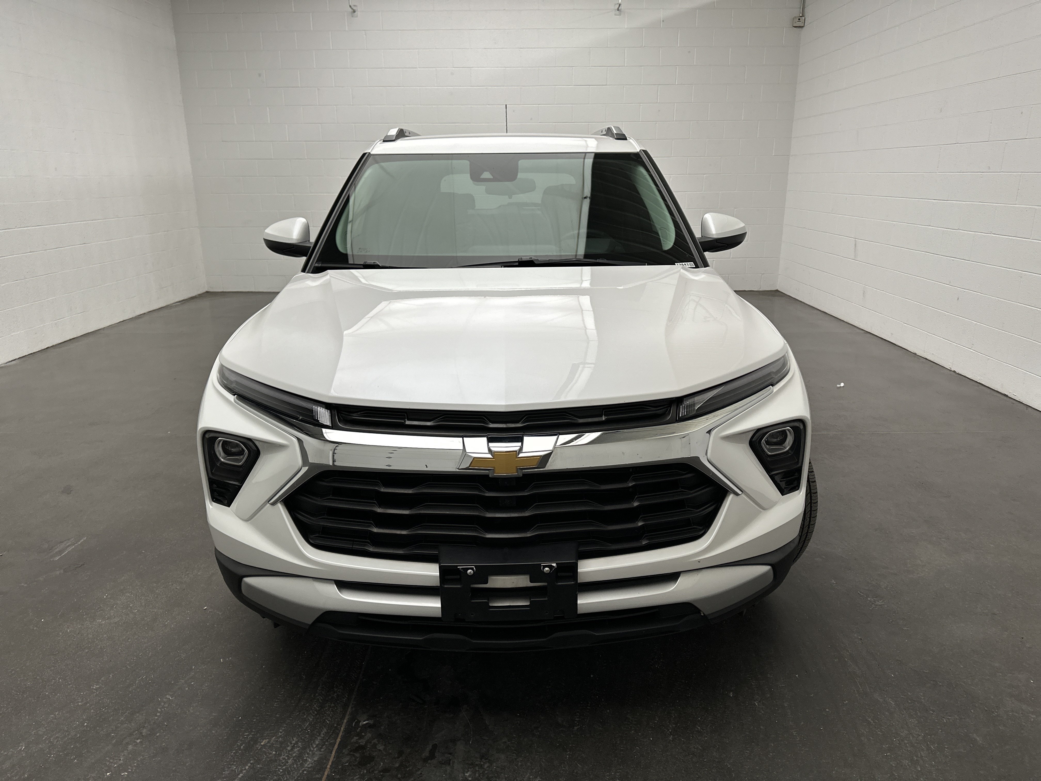 Used 2024 Chevrolet TrailBlazer LT w/ LT Cold Weather Package AWD/4WD image 3