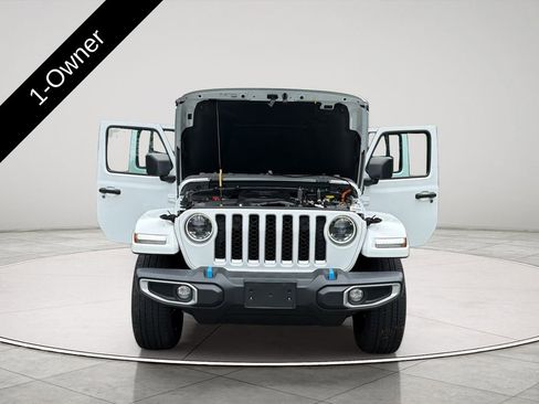 Used 2023 Jeep Wrangler Unlimited Sahara w/ Cold Weather Group AWD/4WD image 10