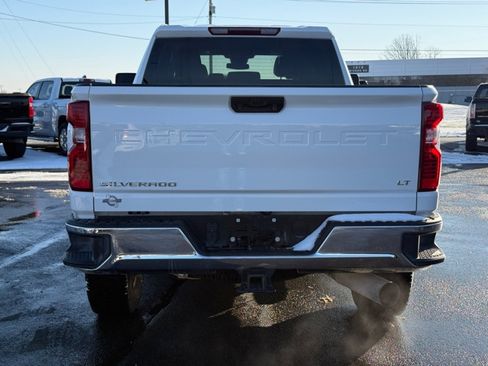 Used 2024 Chevrolet Silverado 2500 LT image 7