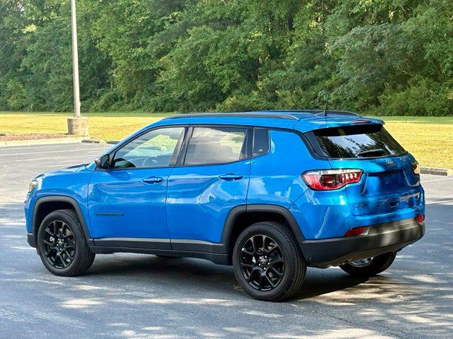 Used 2026 Jeep Compass Latitude AWD/4WD image 4